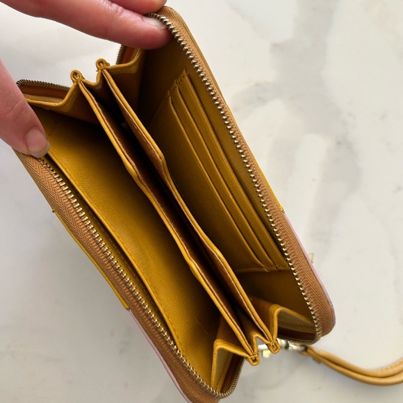 Fossil Leather Patchwork Zip Wallet - Picture 4 of 7